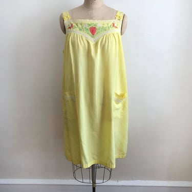 Embroidered Bright Yellow Floral Nightgown - 1970s 