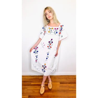 Hand Embroidered Mexican Dress // vintage sun Mexican hand embroidered floral 70s boho hippie cotton hippy white midi // O/S 