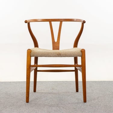 Oak CH24 Wishbone Chair by Hans Wegner - (D1259) 