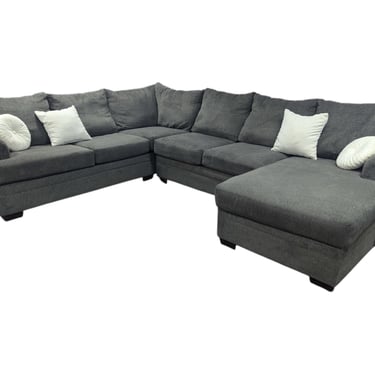 Gray U-Shaped Sectional w/ Chaise