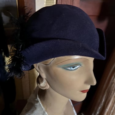 Vintage 1920s 30s Flapper Art Deco Dark Blue Cloche Hat from Bullocks Los Angeles - Size M/L 