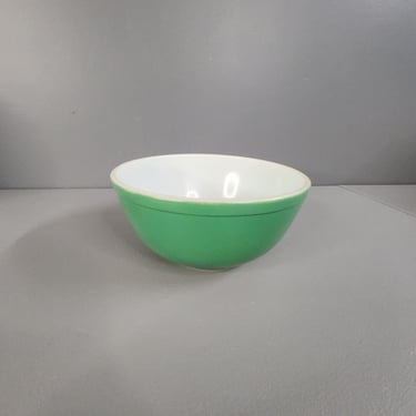 Large Green Pyrex Mixing Bowl 