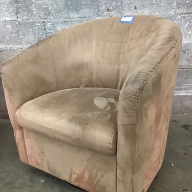 Natuzzi Swiveling Club Chair (Seattle)