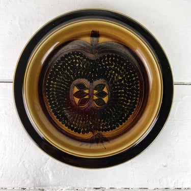 Arabia of Finland brown Fructus chop plate - 13" diameter - 1960s vintage 