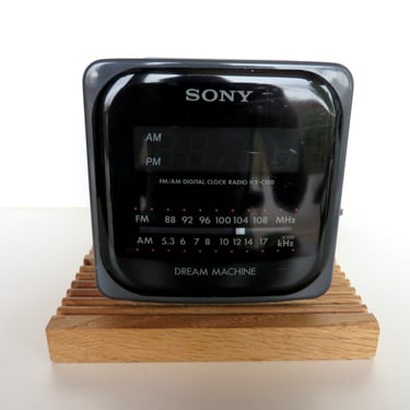 Sony Dream Machine Black Cube Clock Am/FM | Her Vintage Crush