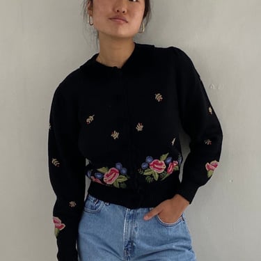 90s puff sleeve embroidered cardigan / vintage black wool velvet Peter Pan collar puff sleeve hand embroidered floral cropped cardigan | S 
