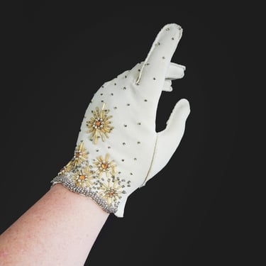 Vintage 1940s 50s beige gold beaded + silver starburst gloves Sz. 7 