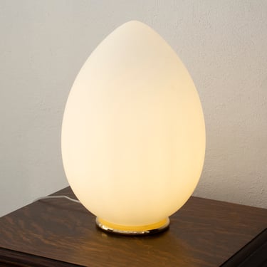 Large vintage table lamp in white frosted Murano glass egg shape Fontana Arte style, handmade Made in Italy, lighting design 