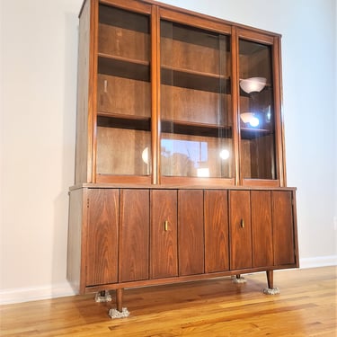 Mid Century Dining Cabinet / Hutch 