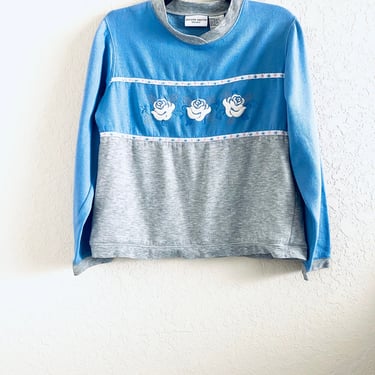 90s Vintage Blue & Gray Color Block Floral Embroidered Sweatshirt Size Small 
