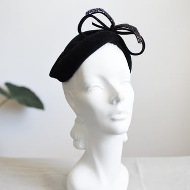 1950s Beaded Bow Casque Hat 