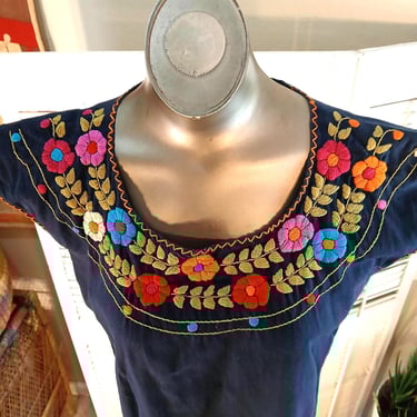 60s/70s Midnight Blue  Cotton Traditional Oaxacan Embroidered  Blouse / Med 