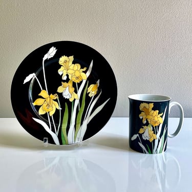 Block Spal, Daffodils on Black by Mary Lou Goertzen, Wildflowers Watercolors Plate and Mug Set - Breakfast or Brunch set, Yellow Green 