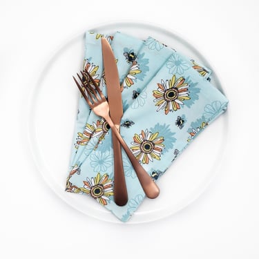 Cloth Napkins, Set of 4, Blue with Daisies and Bees 