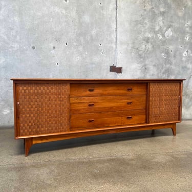 Walnut Nine Drawer Dresser / Credenza In The Style of Lane Altavista