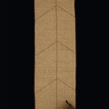 Light Coloured Tuareg Runner with a Simple Herringbone Pattern ............. (3'8" x 13'1")