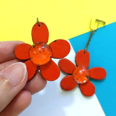 Fun Vintage 60s 70 Orange Wood Flower Drop Earrings 