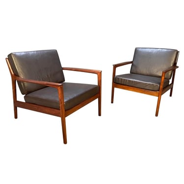 Pair of Vintage Scandinavian Mid Century Modern Walnut Lounge Chairs "Usa-75" by Folke Ohlsson for Dux 