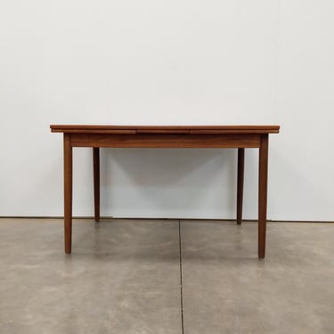 Vintage Danish Mid Century Modern Teak Extendable Dining Table 