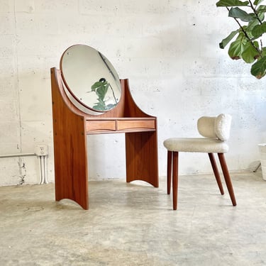 Arne Vodder Danish Modern Vanity with Chair 