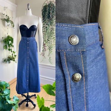 Vintage 1970s Maxi Skirt | 70s LEVIS ORANGE TAB Blue Denim Cotton Jean High Waisted Dark Wash Snap Down Front Boho A-Line Skirt (medium) 