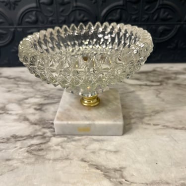 Diamond Point Clear Glass on Marble