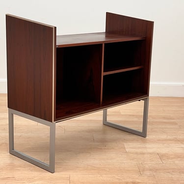 Mid Century HI FI unit by Bang and Olufsen of Denmark 