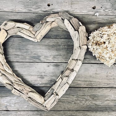 Large Driftwood Heart Wall Hanging | Rustic Wood Heart Hanging | Heart Sign | Simple Design | Large Wood Heart | Love Wedding Heart 