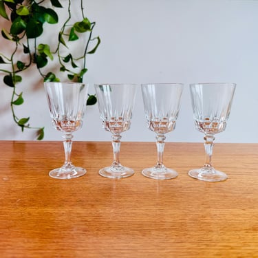 Four Medium Crystal D'Arques Lady Victoria Chantelle White Wine Glasses Set - Retro  Glassware From 1970s 