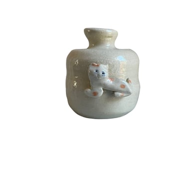 Vintage Handmade White Kitty Cat Pottery Stoneware Bud Vase 