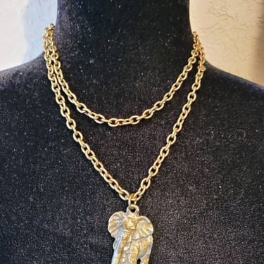 Vintage elephant necklace, animal necklace, brass elephant necklace, elephant pendant 
