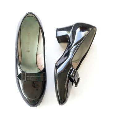 1960s chunky heel black patent leather pumps SIZE 6 1/2 