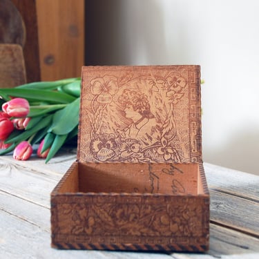 Vintage pyrography box / wood pyrography Art Nouveau box with woman and flowers / wooden keepsake box / antique Flemish carved wood box 