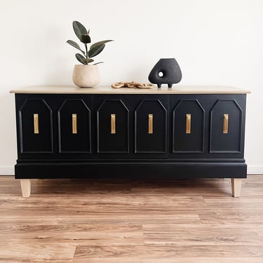 Stunning Two-Tone Sideboard Buffet - Credenza 