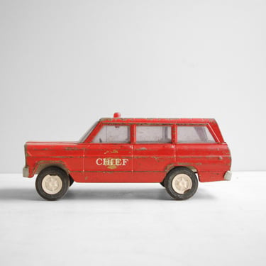 Vintage Jeep Wagoner Fire Chief Red Truck, Tonka Toy Car D23 