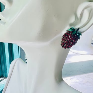 Vintage BSK Earrings Strawberry Berries Clip Clipon Japanned 
