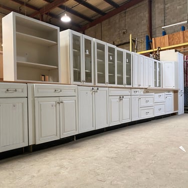 19 Piece Set of White Kitchen Cabinets by Merillat Masterpiece® Cabinetry