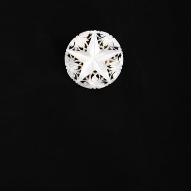 Vintage 1940s carved Bethlehem mother of pearl star brooch 