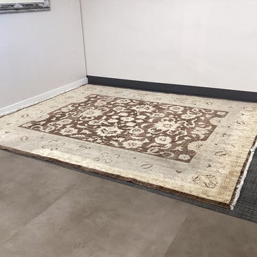 8x10 Brown/Beige Rug