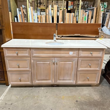 Freestanding Single Bathroom Vanity with Light Washed Base