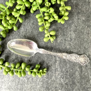 New York seal spoon by Wallace Silversmiths - A+ silver plate 