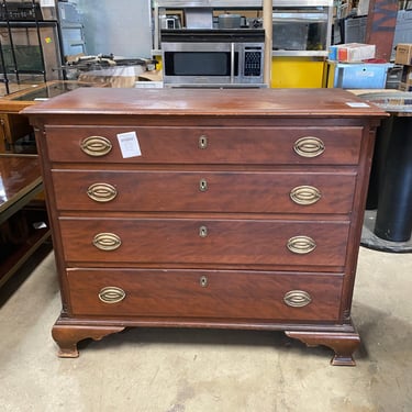 Vintage 4-Drawer Wooden Dresser