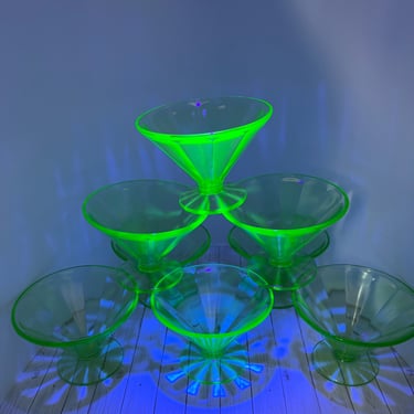 Federal Glass Green Depression Uranium Sherbet Glasses, Set of 8 *Rare find!* 