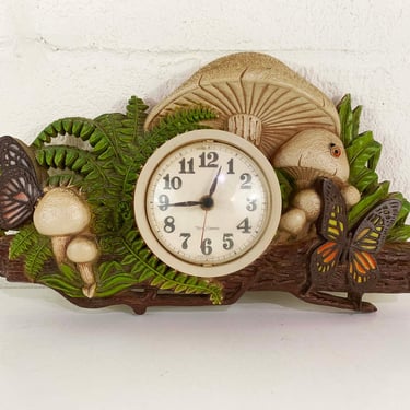 Vintage Mushroom Wall Clock 70s 1970s Mid-Century Kitchen Retro Kitschy Kitsch Kawaii Cute 1977 Burwood New Haven Butterfly Plastic 