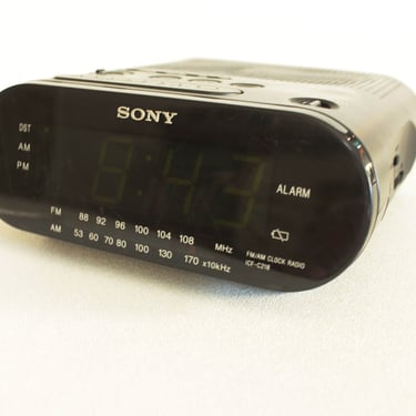 Vintage 90's Sony Dream Machine Alarm Clock Radio - Green LED Clockface 