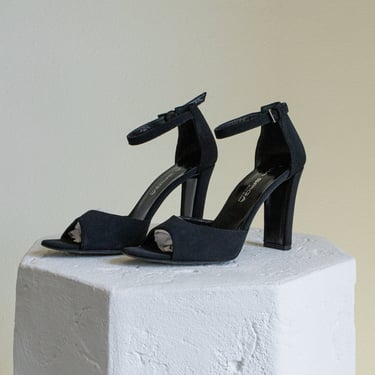 Vintage black fabric ankle strap heels // 8.5 (2386) 
