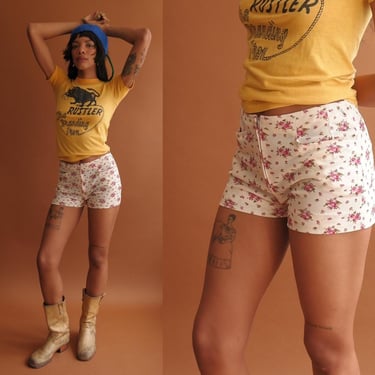 Vintage 70s Floral Hot Shorts/ 1970s Nylon Mid Rise Shorts/ Size Small 