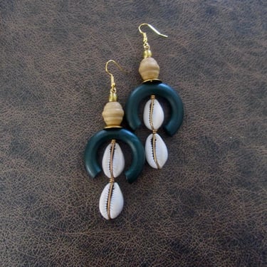 Chunky wood and cowrie shell mid century earrings, green 6 