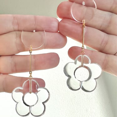 The Breeze Flower Dangle Earrings | Acrylic Earrings