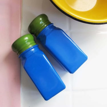 Vintage Blue Green Salt and Pepper Shaker Set - 1960s Color Block Glass Metal Small S P - Cobalt Avocado Green 